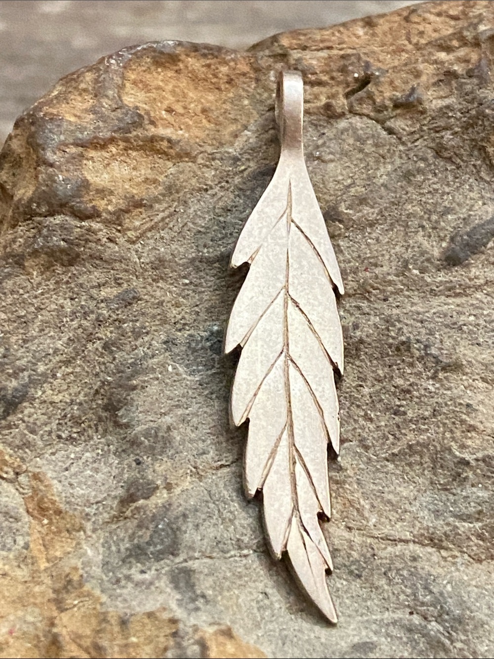 Vintage 70s Navajo Sterling Silver FEATHER Pendant
